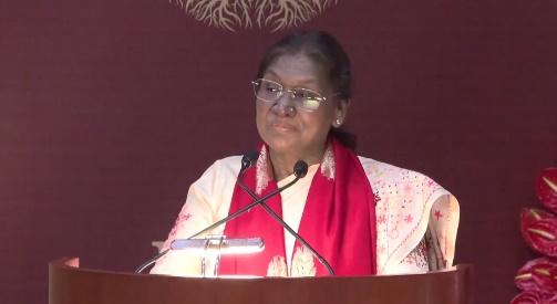 ভাৰত বিশ্ব মঞ্চত কেৱল অর্থনৈতিক স্বাধীনতাৰ বাবেই নহয়, অর্থনৈতিক ভূমিকা সম্প্ৰসাৰণৰ লক্ষ্যৰ দিশতো আগবাঢ়ি আছেঃ ৰাষ্ট্ৰপতি
