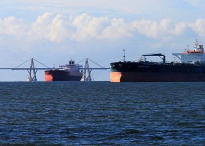 Venezuela Orders Navy to Escort Oil Ships Amid US Blockade Threat