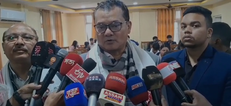 শিৱসাগৰ বাণিজ্য মহাবিদ্যালয়ত এন ই কনভাৰ্ছেছন অর্গেনাইজেচনৰ উদ্যোগত ‘নেতৃত্ব যুৱ সংসদ’