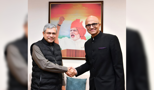 सूचना प्रौद्योगिकी मंत्री अश्विनी वैष्णव ने की माइक्रोसॉफ्ट के सीईओ सत्या नडेला से मुलाकात