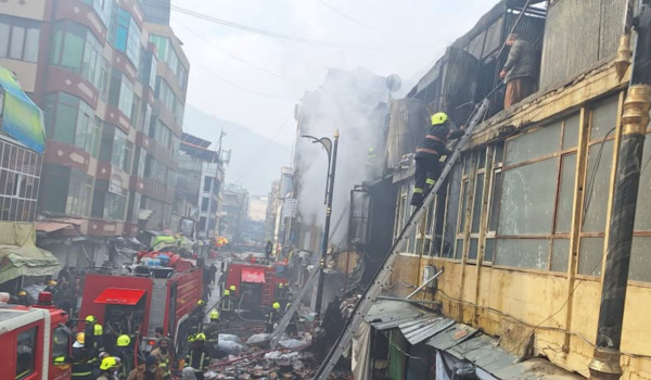 अफ़गानिस्तान: काबुल के मंडावी बाज़ार में लगी भीषण आग, लगभग 7 लाख अमरीकी डॉलर का नुकसान