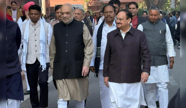 नई दिल्ली स्थित संसद भवन परिसर में हुई एनडीए संसदीय दल की बैठक