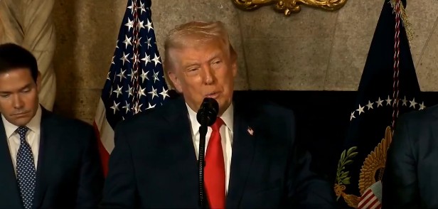 امریکی صدر ڈونلڈ ٹرمپ نے ایک گولڈن Fleet کے اپنے ویژن کے حصے کے طور پر ایک نئے اور بڑے جنگی جہاز کی تعمیر کیلئے امریکی بحریہ کے واسطے ایک منصوبے کا اعلان کیا ہے۔