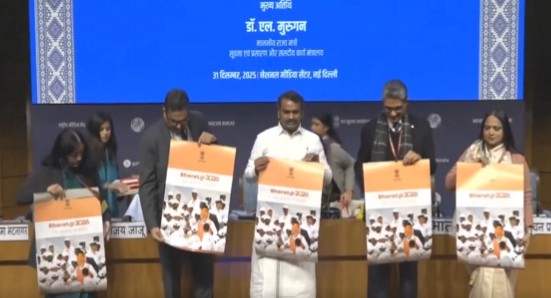 नई दिल्ली: सूचना और प्रसारण राज्य मंत्री डॉ. एल. मुरुगन ने लॉन्च किया वर्ष 2026 का कैलेंडर