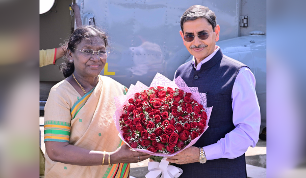 तमिलनाडु के वेल्लोर पहुंची राष्ट्रपति द्रौपदी मुर्मु, पेरुमल मंदिर में की पूजा-अर्चना