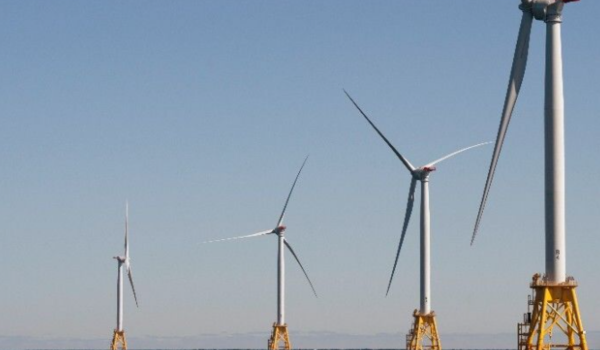 पांच बड़े अपतटीय पवन ऊर्जा परियोजनाओं के पट्टों पर अमरीका ने की रोक लगाने की घोषणा