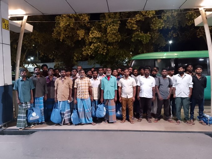 श्रीलंका की जेलों से रिहा हुए 33 भारतीय मछुआरे