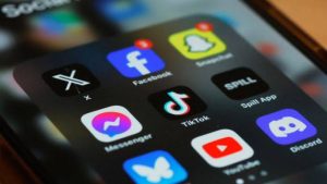 ऑस्ट्रेलिया में 16 साल से कम आयु के लोगों पर लगा सोशल मीडिया उपयोग पर प्रतिबंध