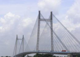 মেরামতি ও রক্ষনাবেক্ষনের জন্য আজ ভোর পাঁচটা থেকে দুপুর একটা পর্যন্ত বিদ্যাসাগর সেতু পুরোপুরি বন্ধ থাকছে।