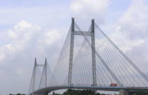 মেরামতি ও রক্ষনাবেক্ষনের জন্য আজ ভোর পাঁচটা থেকে দুপুর একটা পর্যন্ত বিদ্যাসাগর সেতু পুরোপুরি বন্ধ থাকছে।