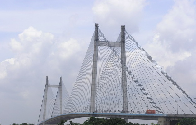 মেরামতি ও রক্ষনাবেক্ষনের জন্য আজ ভোর পাঁচটা থেকে দুপুর একটা পর্যন্ত বিদ্যাসাগর সেতু পুরোপুরি বন্ধ থাকছে।
