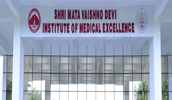 نیشنل میڈیکل کمیشن کی جانب سے MBBS اجازت نامہ واپس لیے جانے کے ساتھ شری ماتا ویشنو دیوی انسٹی آف میڈیکل سائنس، تعلیمی سال 2025-26 میں داخلہ لے چکے طلبا کو جموں و کشمیر کے دیگر میڈیکل کالجوں میں منتقل کرے گا۔