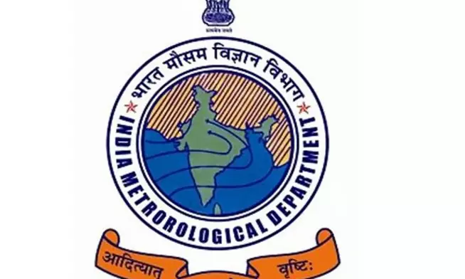 હવામાન વિભાગે આજે રાજસ્થાનમાં ભારે અને હિમાચલ પ્રદેશ અને ઉત્તર પ્રદેશમાં ગાઢ ધુમ્મસ માટે રેડ એલર્ટ જાહેર કર્યું