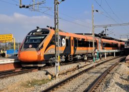 প্রধানমন্ত্রী নরেন্দ্র মোদী গত ১৭ই জানুয়ারি আলিপুরদুয়ার ও SMVT- বেঙ্গালুরুর মধ্যে একটি অমৃত ভারত এবং রাধিকাপুর – SMVT বেঙ্গালুরু মধ্যে যে সাপ্তাহিক এক্সপ্রেস ট্রেনের যাত্রার সূচনা করেছিলেন সেগুলি বাণিজ্যিকভাবে চলাচল শুরু করতে চলেছে।