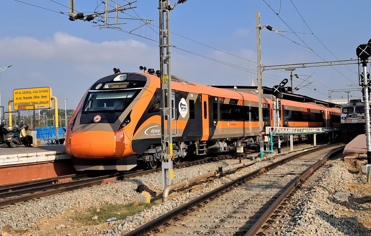 প্রধানমন্ত্রী নরেন্দ্র মোদী গত ১৭ই জানুয়ারি আলিপুরদুয়ার ও SMVT- বেঙ্গালুরুর মধ্যে একটি অমৃত ভারত এবং রাধিকাপুর – SMVT বেঙ্গালুরু মধ্যে যে সাপ্তাহিক এক্সপ্রেস ট্রেনের যাত্রার সূচনা করেছিলেন সেগুলি বাণিজ্যিকভাবে চলাচল শুরু করতে চলেছে।