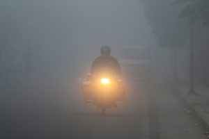 بھارتی موسمیات محکمے IMD نے دلی، ہریانہ، چنڈی گڑھ اور پنجاب کے علاقوں میں آج گہرے سے بہت گہرے کہرے کیلئے ریڈ الرٹ جاری کیا ہے