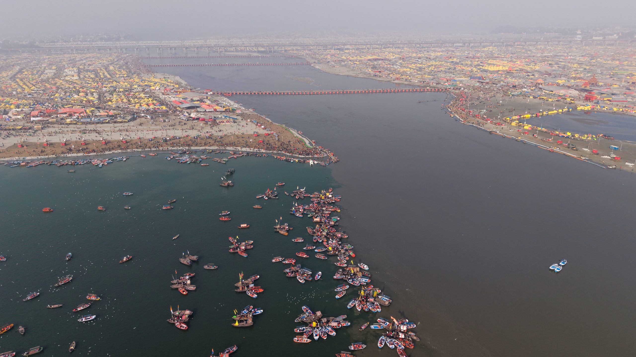 Devotees participate in Punya Snan on Makar Sankranti across states