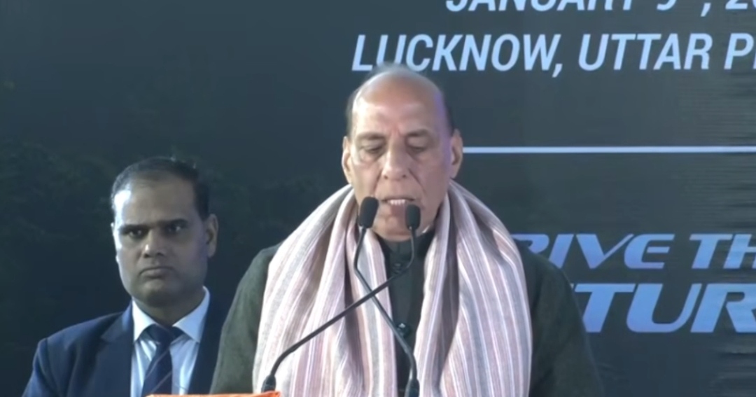 লক্ষ্ণৌৰ সৰোজনী নগৰত বৈদ্যুতিক বাহনৰ কাৰখানা মুকলি প্ৰতিৰক্ষা মন্ত্ৰী ৰাজনাথ সিঙৰ