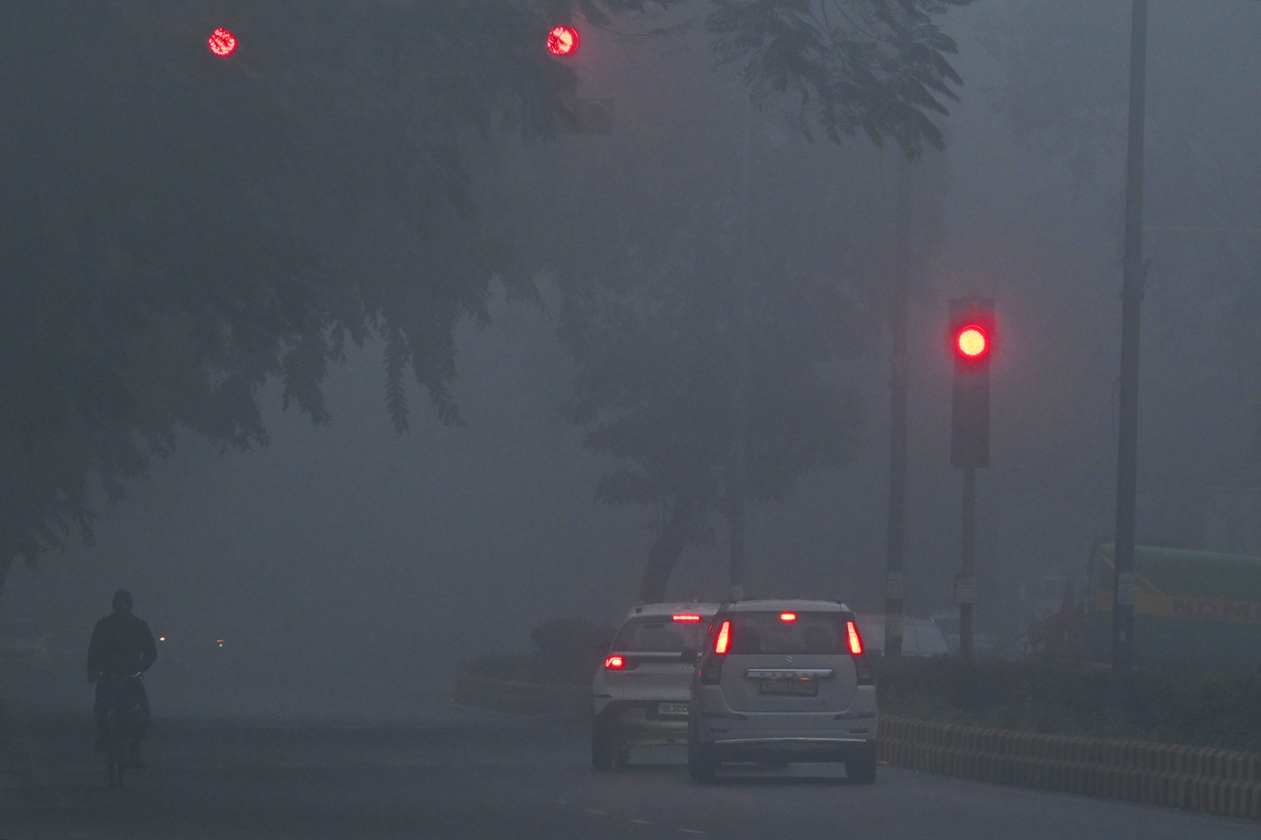 IMD predicts dense to very dense fog over Uttar Pradesh & Uttarakhand