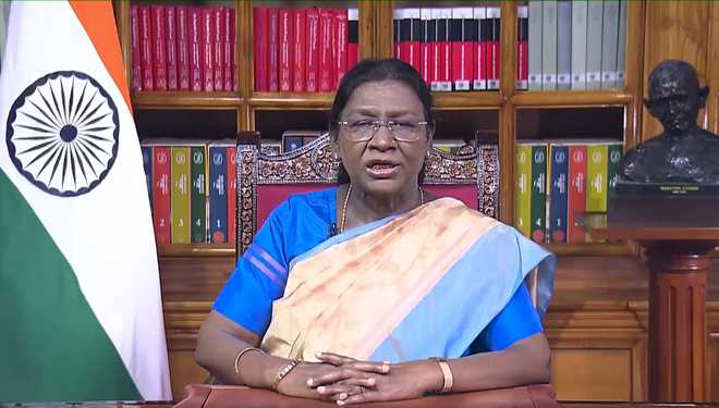 राष्ट्रपति द्रौपदी मुर्मु ने 77वें गणतंत्र दिवस की पूर्व संध्या पर 70 वीरता पुरस्कारों की घोषणा की