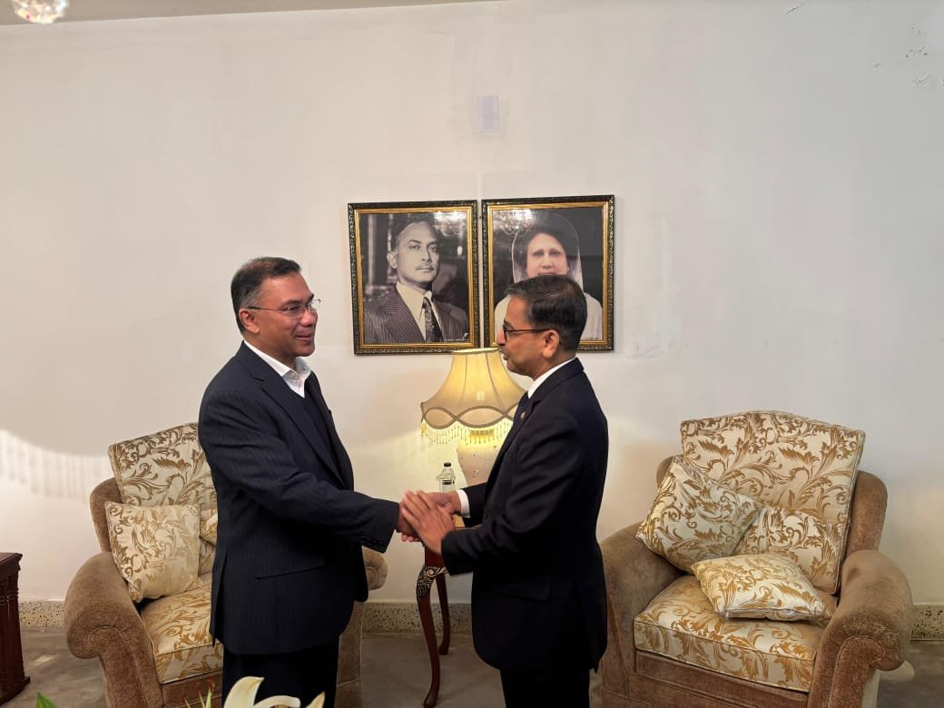বাংলাদেশে নিযুক্ত ভারতের হাইকমিশনার ঢাকার শুলশনে বিএনপি দপ্তরে দলের চেয়ারম্যান সঙ্গে বৈঠক করেছেন।