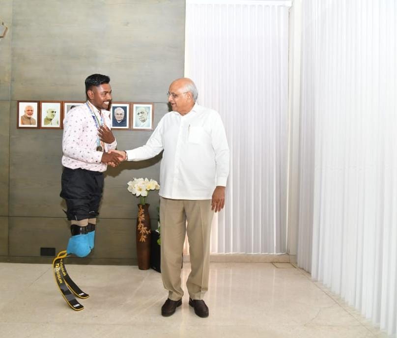 મુખ્યમંત્રી ભૂપેન્દ્ર પટેલના વિશેષ પ્રયાસોથી એડવાન્સ પ્રોસ્થેટિક પગ પ્રાપ્ત કરનાર ગગદાસ પરમાર ઓલિમ્પિક રમવાની મહત્વકાંક્ષા રાખે છે.