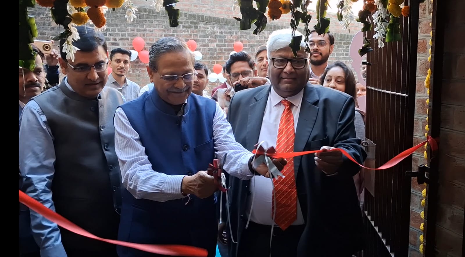 IIM પરિસરમાં અમદાવાદની પ્રથમ “Next Gen” ટપાલ કચેરીનો પ્રારંભ