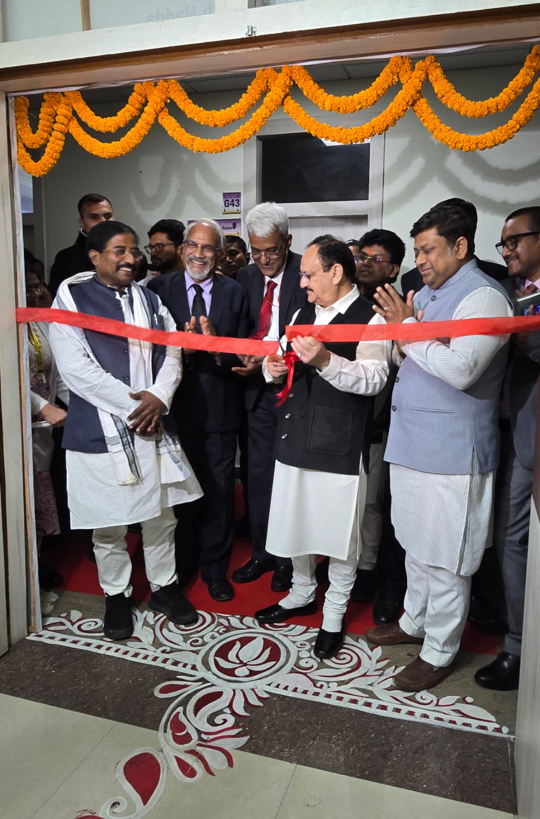 নদীয়ার কল্যাণী এইমসেও আজ ক্যান্সার চিকিৎসার ক্ষেত্রে এক নতুন দিগন্তের সূচনা হলো।