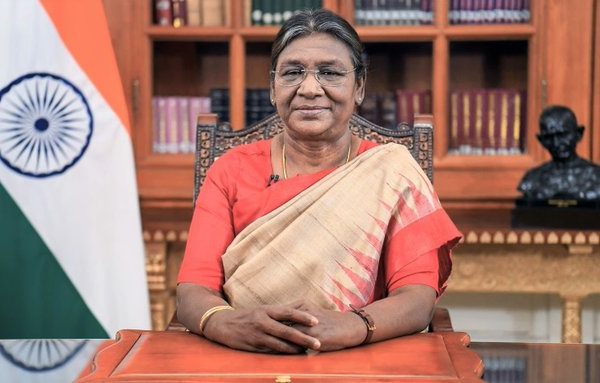 ৭৭ তম সাধারণতন্ত্র দিবসের প্রাক সন্ধ্যায় রাষ্ট্রপতি দ্রৌপদী মুর্মু আগামীকাল জাতির উদ্দেশে ভাষণ দেবেন।