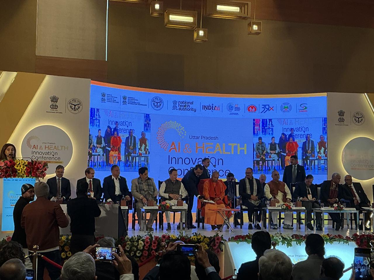 लखनऊ में यूपी एआई और स्वास्थ्य नवाचार सम्मेलन जारी, एआई आधारित स्वास्थ्य सेवाओं पर मंथन