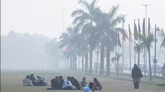 সুপ্রিম কোর্ট, দিল্লি ও জাতীয় রাজধানী অঞ্চলে দূষণ সৃষ্টিকারী সমস্ত উৎস,দু-সপ্তাহের মধ্যে খুঁজে বের করার জন্য ‘বাতাসের গুণমান পরিচালন কমিশন’ CAQM-কে নির্দেশ দিয়েছে।