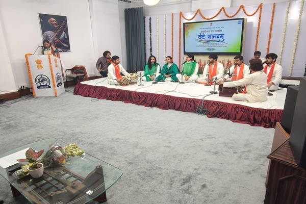 Akashvaani presents Carnatic and Hindustani versions of national song Vande Mataram