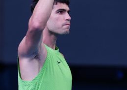 Tennis: Carlos Alcaraz defeats Zverev in thrilling five-set semi-final match