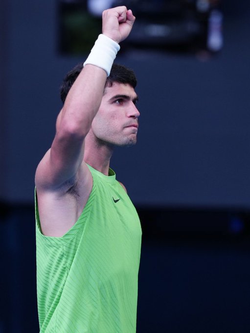 Tennis: Carlos Alcaraz defeats Zverev in thrilling five-set semi-final match