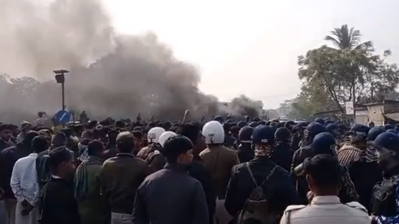 মুর্শিদাবাদের পরিযায়ী শ্রমিকের ঝাড়খন্ডে অস্বাভাবিক মৃত্যুকে কেন্দ্র করে আজ ঐ জেলার বেলডাঙা রণক্ষেত্র