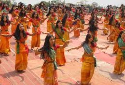 অহা ১৭ জানুৱাৰীত প্রধানমন্ত্রী নৰেন্দ্ৰ মোদীৰ উপস্থিতিত সৰুসজাইত বাগৰুম্বা নৃত্য পৰিবেশন