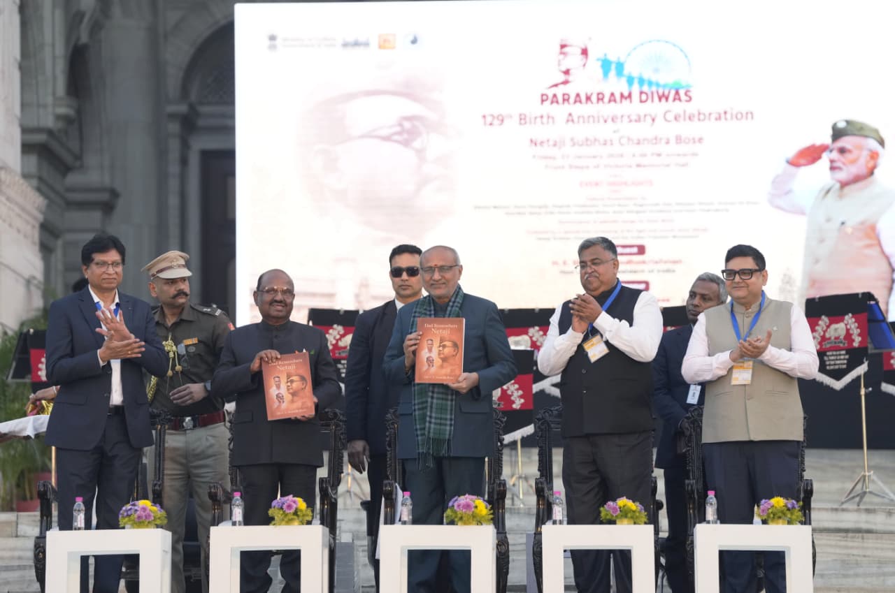 কলকাতার ভিক্টোরিয়া মেমোরিয়ালে এই উপলক্ষে পরাক্রম দিবসের অনুষ্ঠানে উপ-রাষ্ট্রপতি সি পি রাধাকৃষ্ণান নেতাজীর আদর্শ ও দেশপ্রেম নতুন প্রজন্মের কাছে প্রেরণা দায়ক বলে মন্তব্য করেন