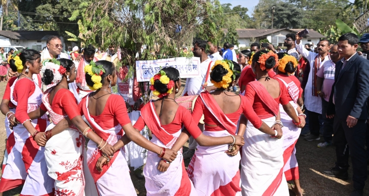 অসম চাহ কৰ্মচাৰী সংঘৰ ৬৩ সংখ্যক ত্রিবার্ষিক ডিৰাই অধিৱেশনত মন্ত্রী বিমল বৰাৰ অংশগ্ৰহণ