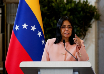 ভেনিজুৱেলাৰ উপ-প্রধানমন্ত্রী ডেলচি ৰোড্ৰিগজক কাৰ্যকৰী ৰাষ্ট্ৰপতি হিচাপে কাৰ্যভাৰ গ্ৰহণ কৰিবলৈ দেশখনৰ উচ্চতম ন্যায়ালয়ৰ নিৰ্দেশ