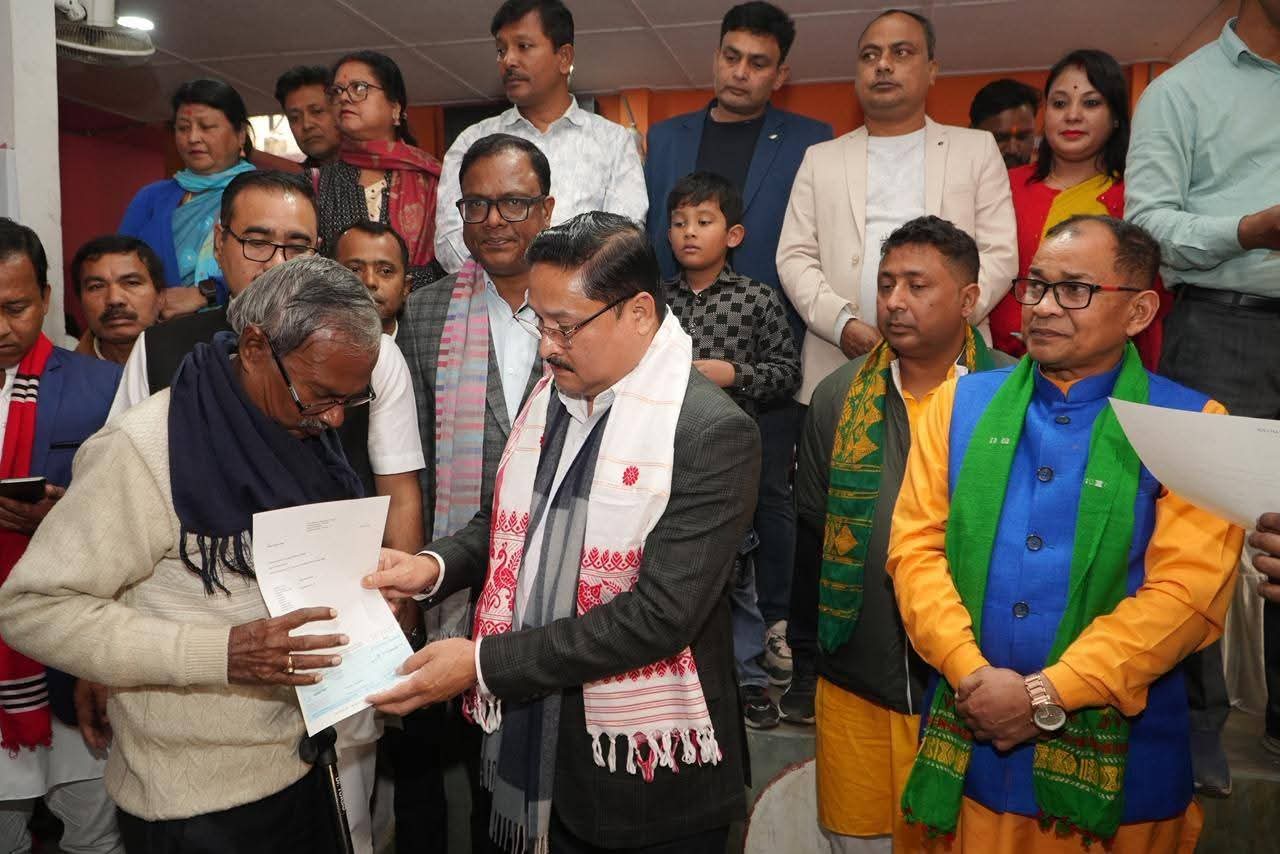 জটিল ৰোগত আক্ৰান্ত দৰং জিলাৰ মুঠ ৩৫২ গৰাকী ৰোগীক চেক বিতৰণ