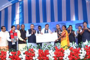 উত্তৰ কৰিমগঞ্জ বিধান সভা সমষ্টিত মহিলা উদ্যমিতা পুঁজিৰ চেক বিতৰণ মুখ্যমন্ত্রী ড০ হিমন্ত বিশ্ব শৰ্মাৰ