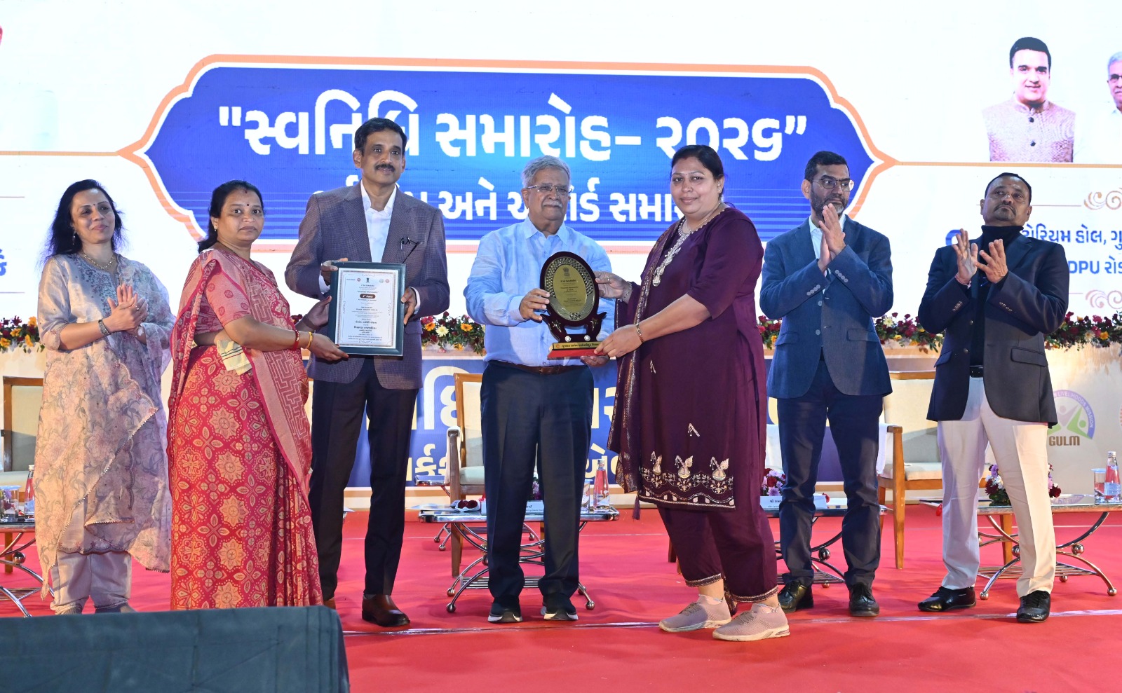 ગાંધીનગર ખાતે શહેરી વિકાસ મંત્રી કનુ દેસાઈની અધ્યક્ષતામાં “સ્વનિધિ વર્કશોપ અને પુરસ્કાર સમારોહ યોજાયો.