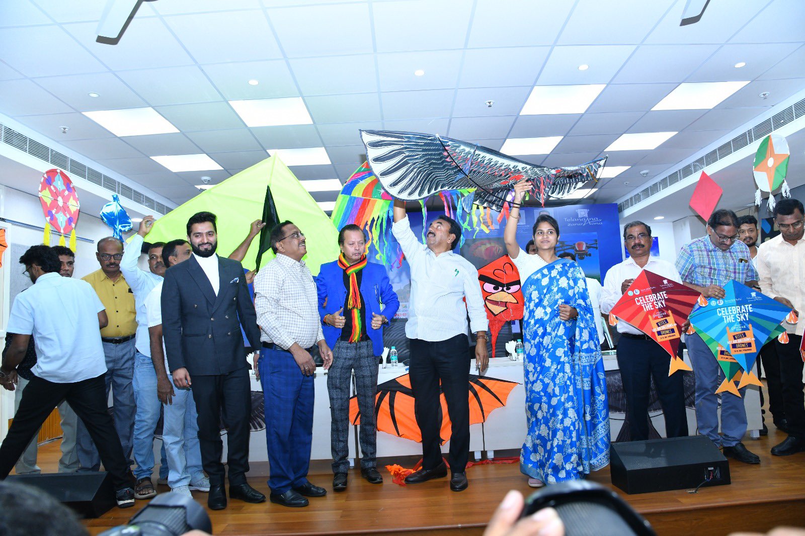 तेलंगाना सरकार संक्रांति पर अंतरराष्ट्रीय पतंगबाजी व मिठाई महोत्सव आयोजित करेगी