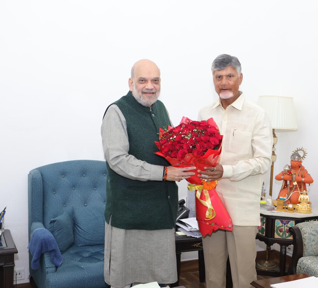 आंध्र प्रदेश के मुख्यमंत्री चंद्रबाबू नायडू ने गृह मंत्री अमित शाह से अमरावती को राजधानी बनाने का अनुरोध किया