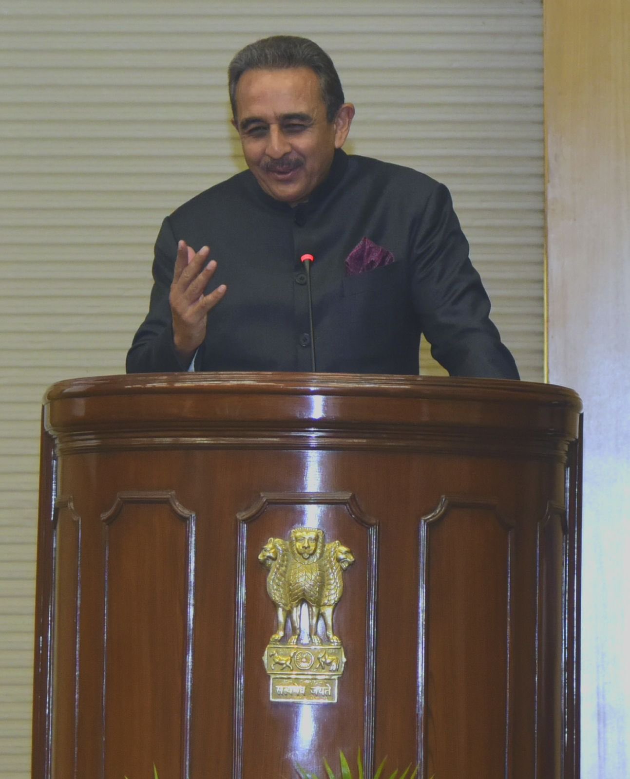 भाषा संस्कृति को जीवंत रखती है, हमारा लक्ष्य हिंदी के माध्यम से देश की संस्कृति का प्रसार करना है: विदेश राज्य मंत्री कीर्ति वर्धन सिंह