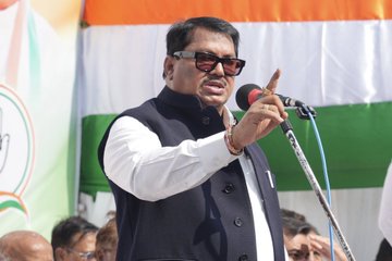 निवडणुका जिंकण्यासाठी भाजपा लाडक्या बहिणींचा वापर करून घेत आहे- विजय वडेट्टीवर