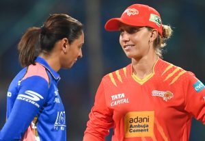 महिला प्रीमियर लीग में मुंबई इंडियंस ने गुजरात जायंट्स को सात विकेट से हराया