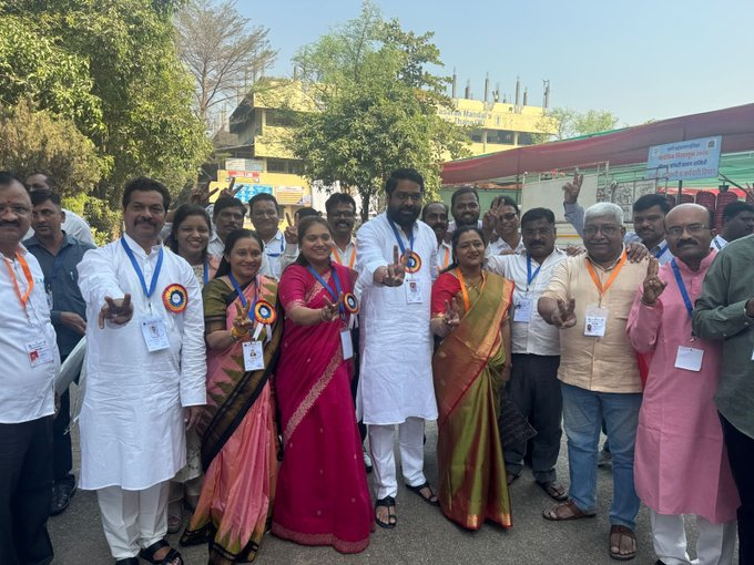 Election Result : भाजपा आघाडीवर, काही ठिकाणी निकाल स्पष्ट