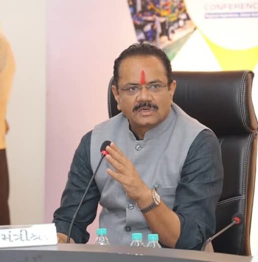 જૂનાગઢના મહાશિવરાત્રીના મેળાની તર્જ ઉપર સાધુ સંતો અને દિગંબર સાધુઓની રવેડી નીકળી