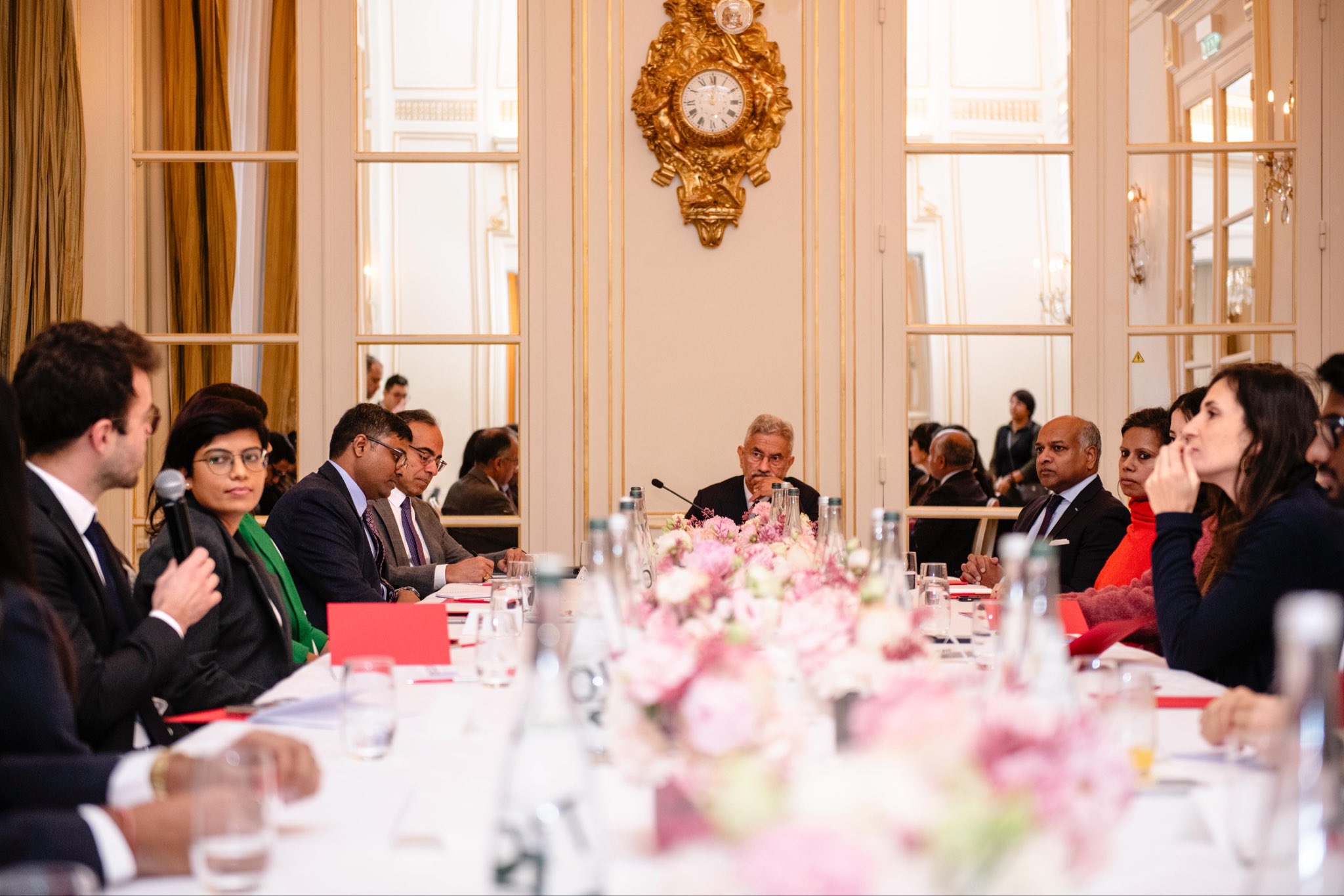 विदेश मंत्री डा. एस. जयशंकर ने पेरिस में फ्रांस-भारतीय युवा प्रतिभा कार्यक्रम के प्रतिभागियों से बातचीत की